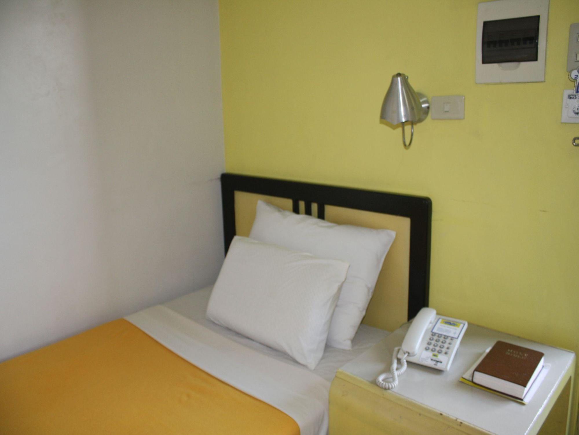 Riverside Inn Babuy Экстерьер фото